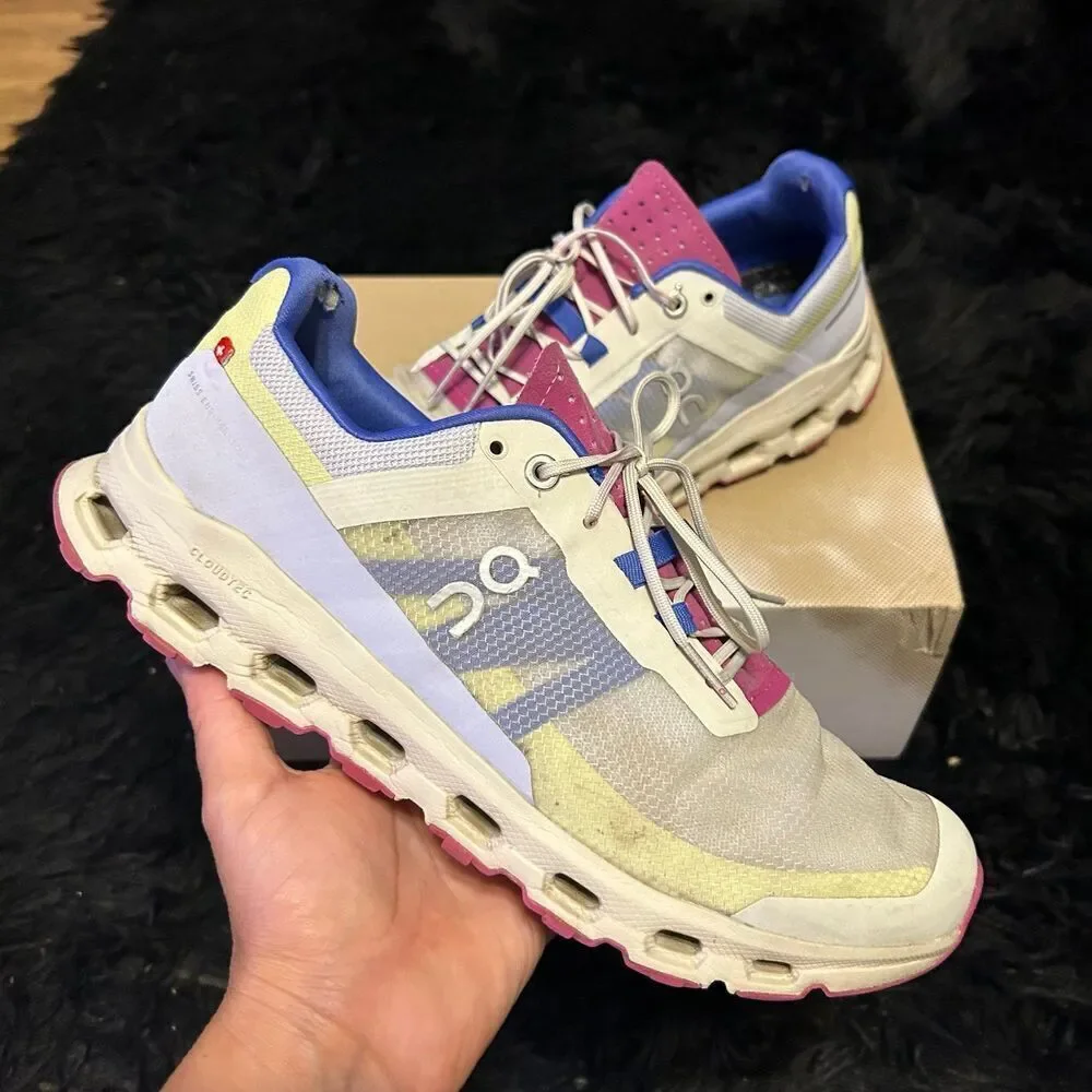 ON CLOUDVISTA multicolored lace up shoes sneakers women’s 9.5 Preowned